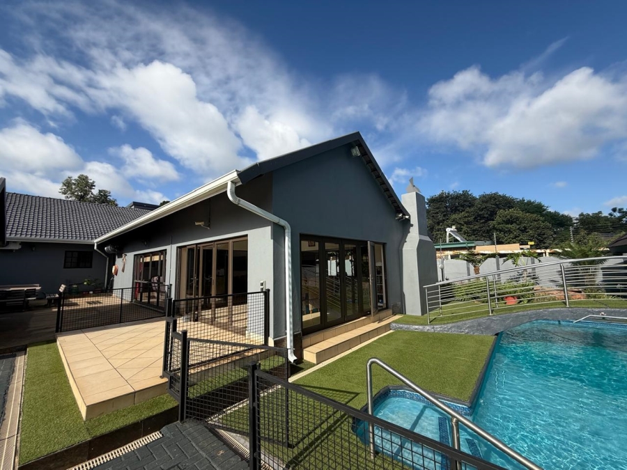 3 Bedroom Property for Sale in Protea Park North West